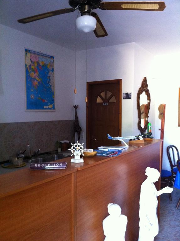 ホテル Porto Milos アダマス エクステリア 写真