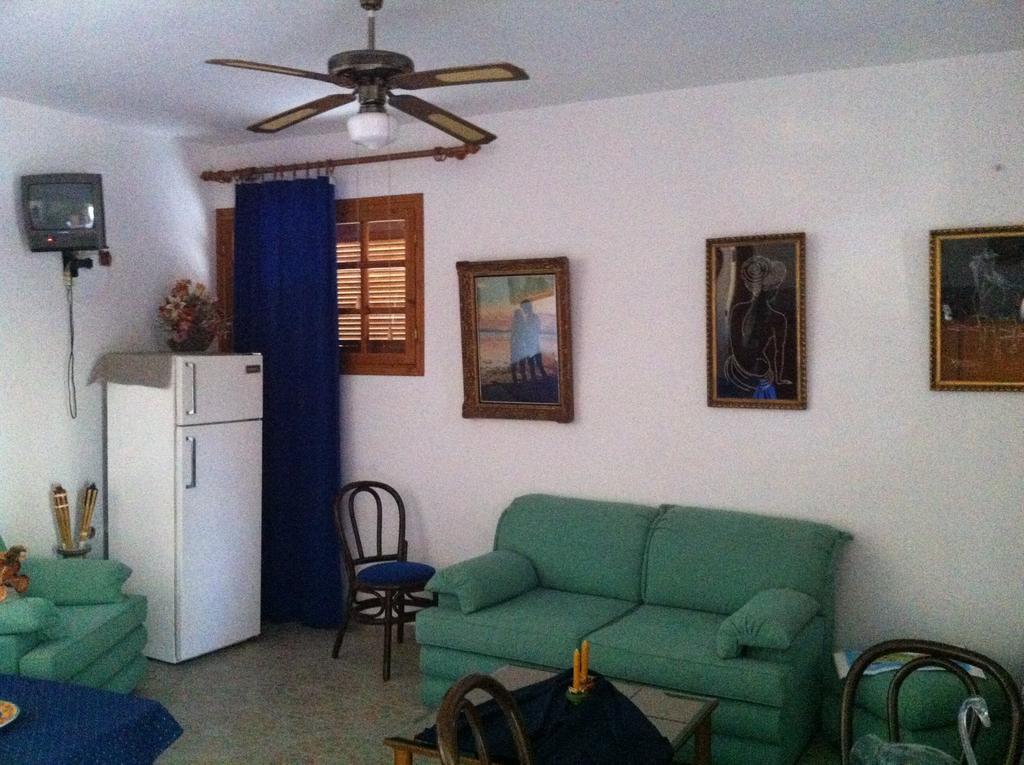 ホテル Porto Milos アダマス エクステリア 写真